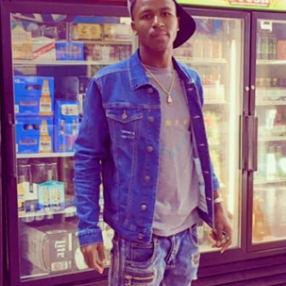 Meet your Posher, Ace